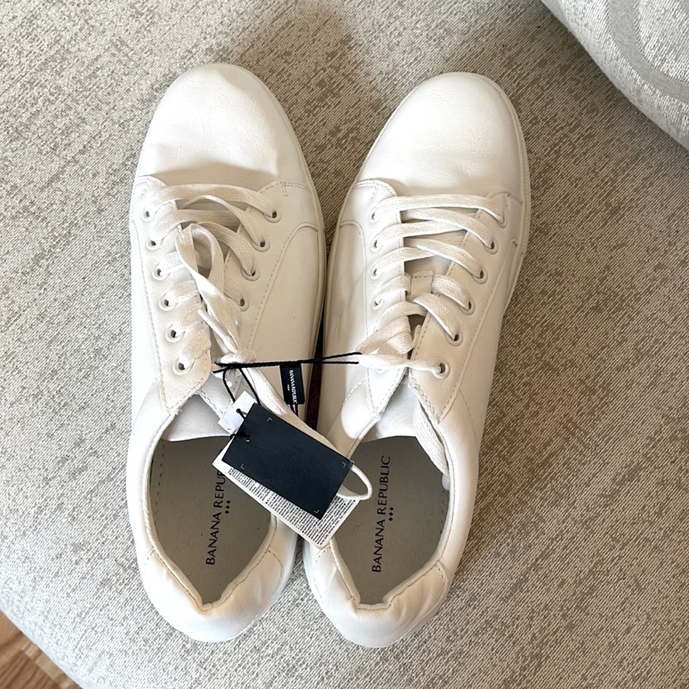 White Banana Republic Tennis shoes